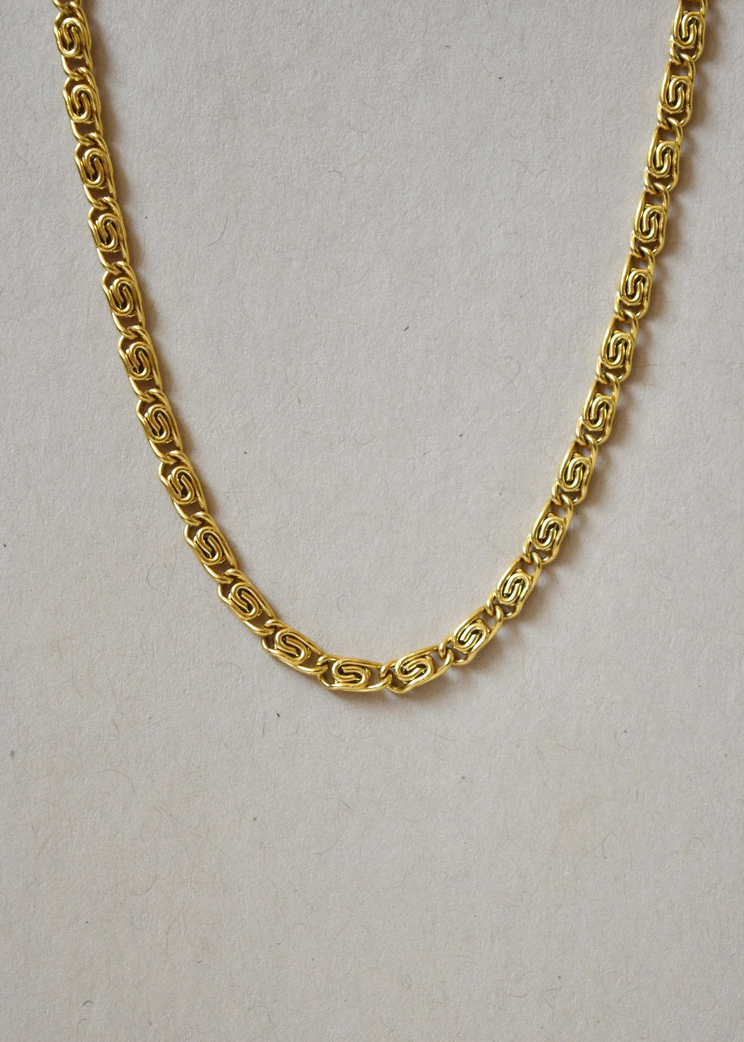 DIVON 4mm Snail Chain necklace in 18K gold – minimal and elegant, crafted from stainless steel
