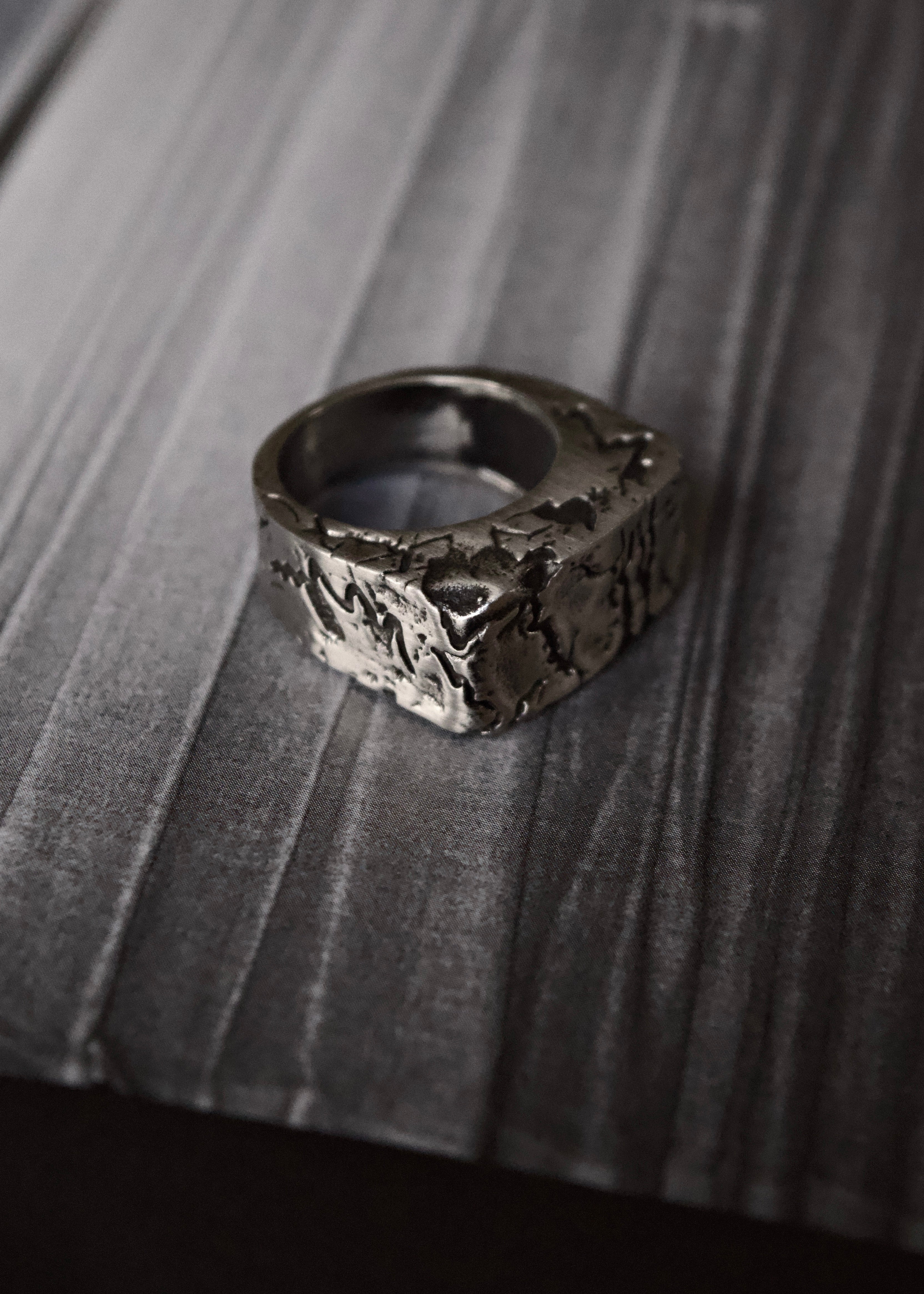 Cracked Chunky Ring Silver | Timeless Elegance | Handcrafted