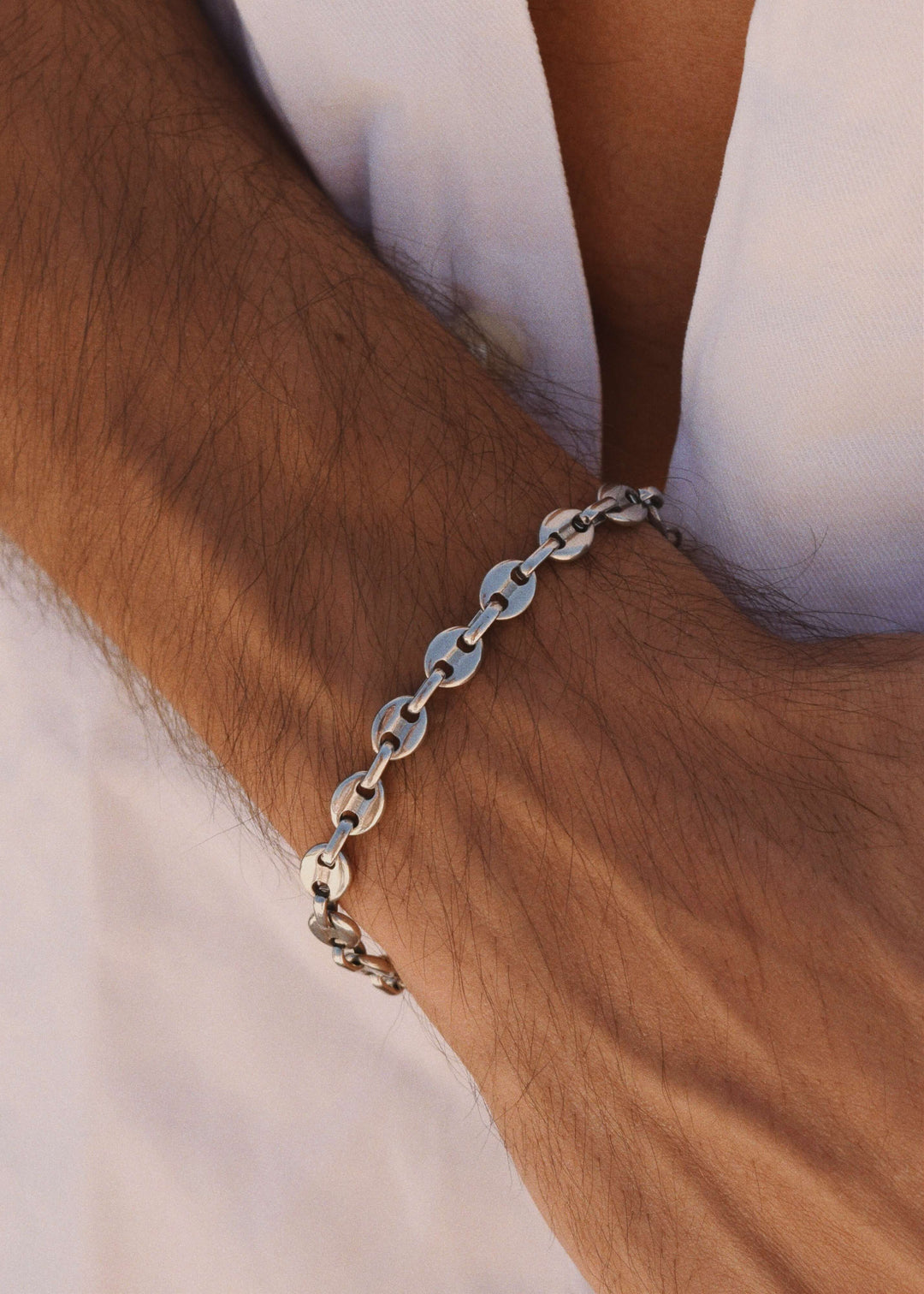 DIVON 6mm Marina bracelet in silver – everyday waterproof jewelry worn by male model
